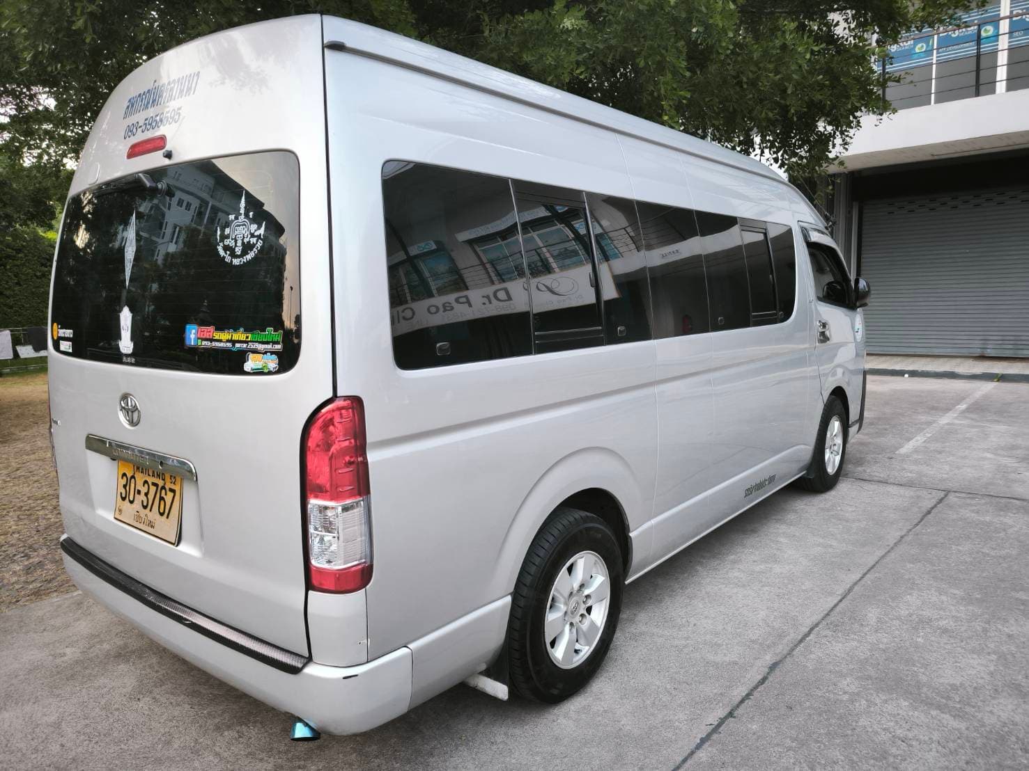 Toyota Commuter private tour van